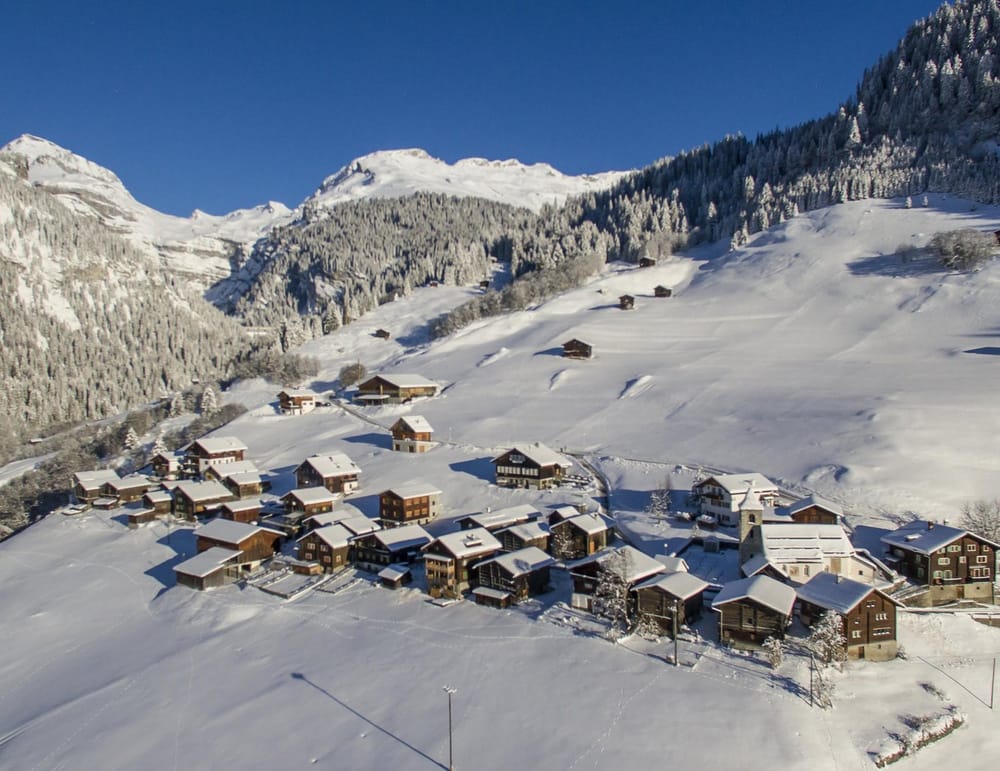 Lumnezia im Winter aus der Vogelperspektive