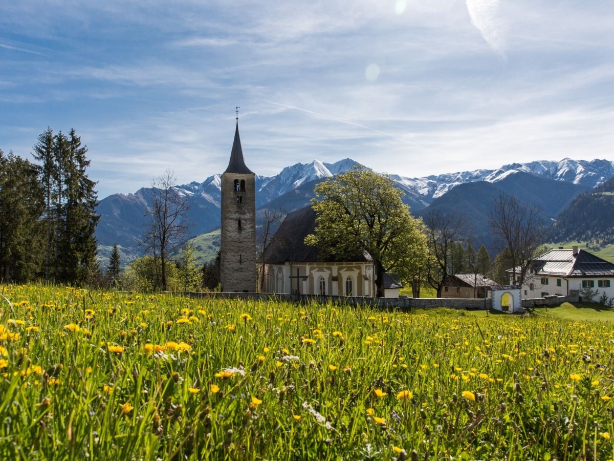 Geschichte: Rundwanderung Cumbel - Vella - Peiden - Cumbel