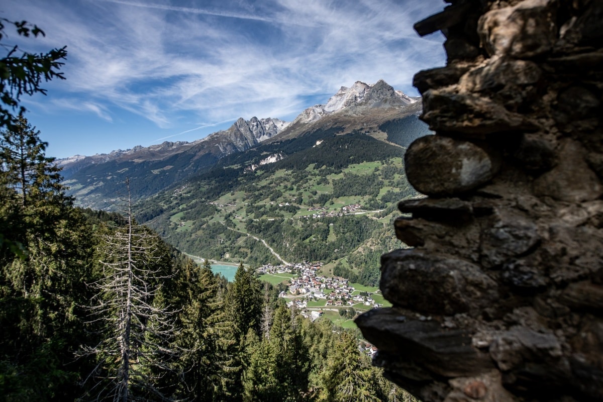 Geschichte: Biketour von den Romanen zu den Walsern