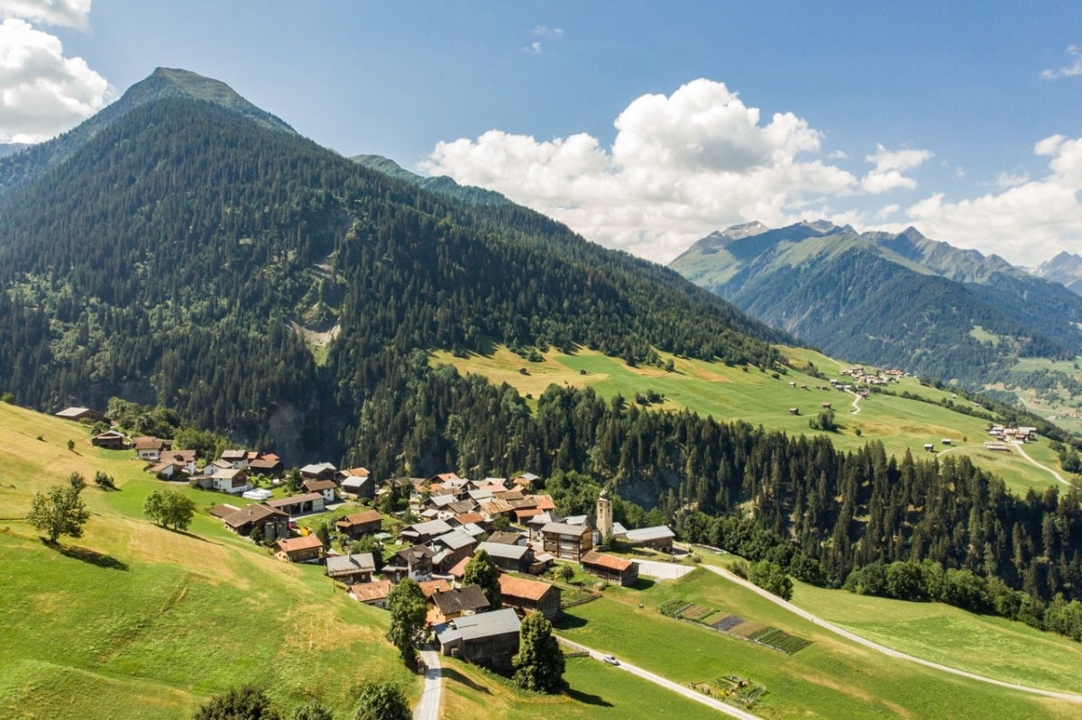 Geschichte: Via Glion Etappe 6: Pitasch - Riein