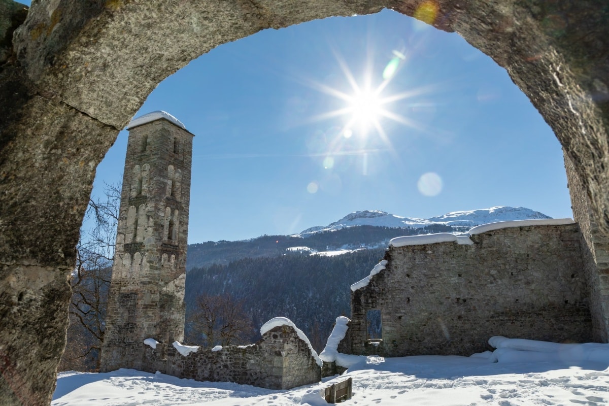Geschichte: Schneeschuhwanderung Munt Sogn Gieri ab Waltensburg