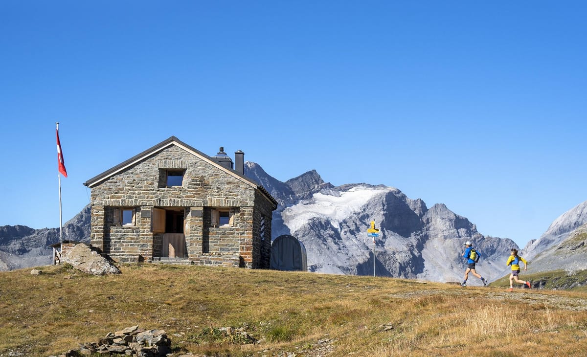 Bifertenhütte Surselva im Sommer