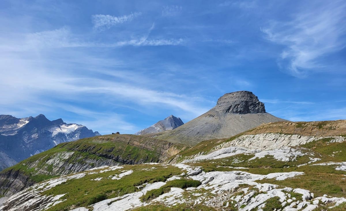 Kistenstöckli Surselva im Sommer
